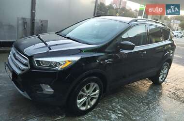 Внедорожник / Кроссовер Ford Escape 2018 в Львове