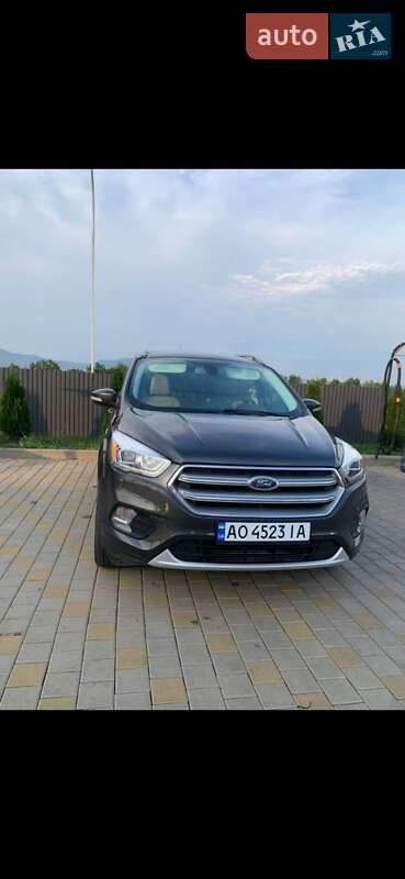 Внедорожник / Кроссовер Ford Escape 2017 в Ужгороде