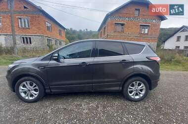 Позашляховик / Кросовер Ford Escape 2017 в 