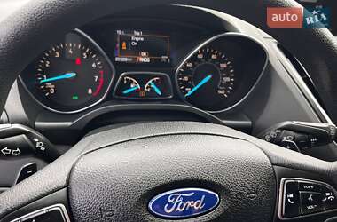 Внедорожник / Кроссовер Ford Escape 2017 в 