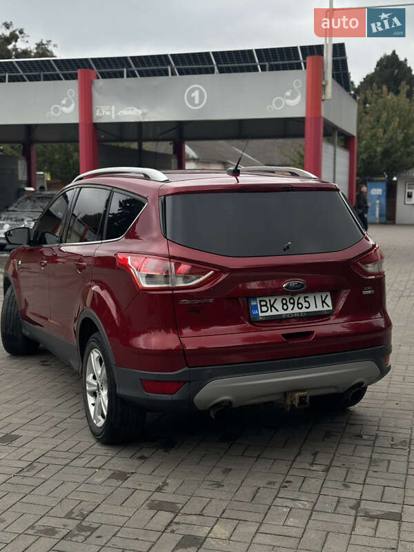 Внедорожник / Кроссовер Ford Escape 2015 в Дубно