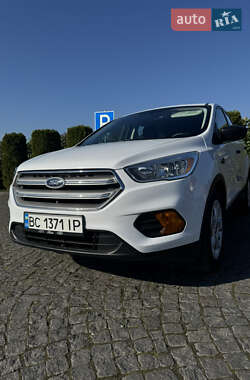 Внедорожник / Кроссовер Ford Escape 2017 в 