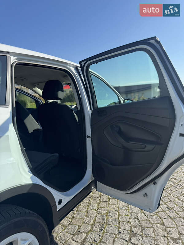 Внедорожник / Кроссовер Ford Escape 2017 в Жовкве