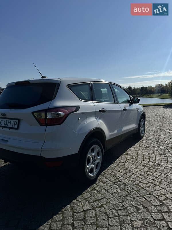 Внедорожник / Кроссовер Ford Escape 2017 в Жовкве