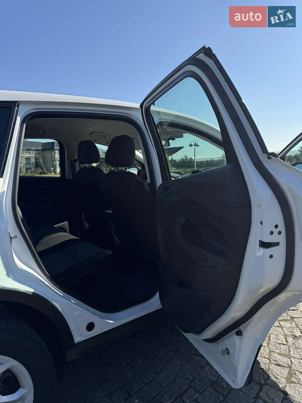 Внедорожник / Кроссовер Ford Escape 2017 в Жовкве