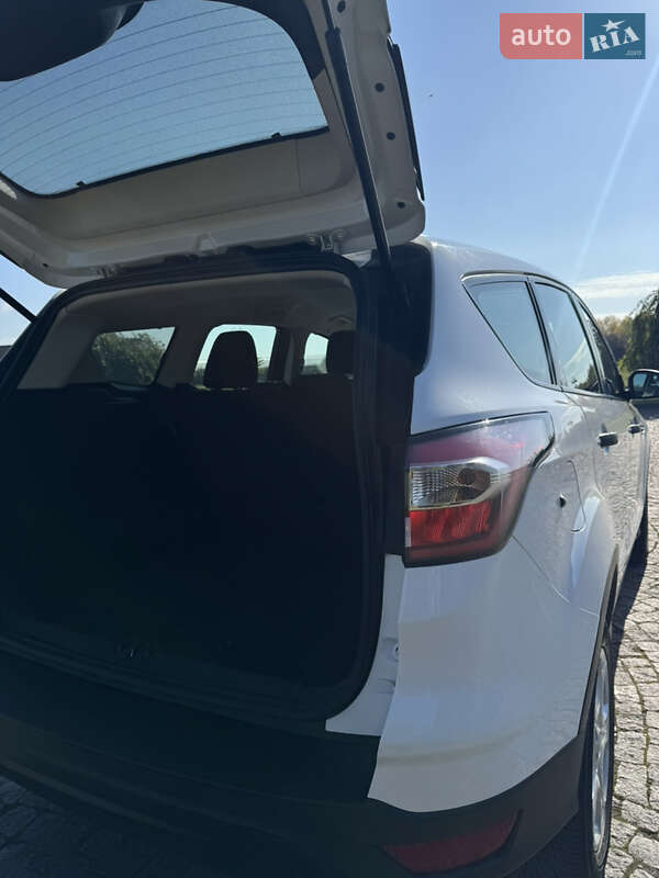 Внедорожник / Кроссовер Ford Escape 2017 в Жовкве