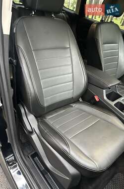 Внедорожник / Кроссовер Ford Escape 2017 в 