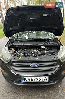 Внедорожник / Кроссовер Ford Escape 2017 в 