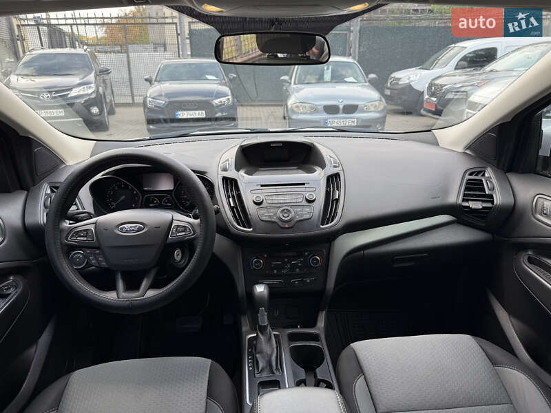 Внедорожник / Кроссовер Ford Escape 2017 в Запорожье