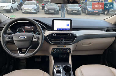Внедорожник / Кроссовер Ford Escape 2019 в 