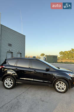 Внедорожник / Кроссовер Ford Escape 2016 в 
