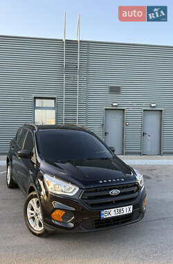 Внедорожник / Кроссовер Ford Escape 2016 в 