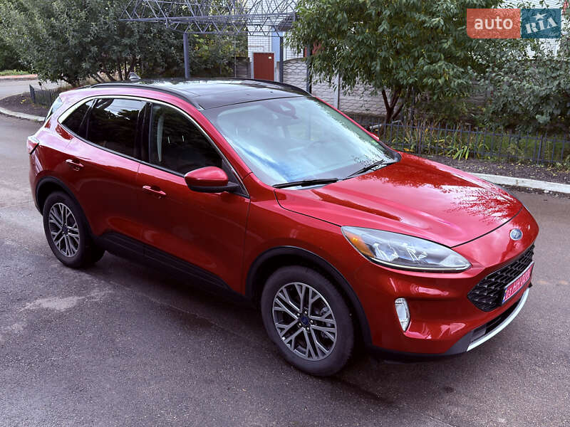 Внедорожник / Кроссовер Ford Escape 2020 в 