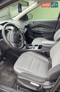 Внедорожник / Кроссовер Ford Escape 2017 в 