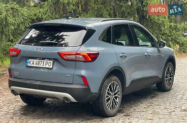 Позашляховик / Кросовер Ford Escape 2023 в 