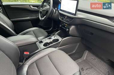 Позашляховик / Кросовер Ford Escape 2023 в 