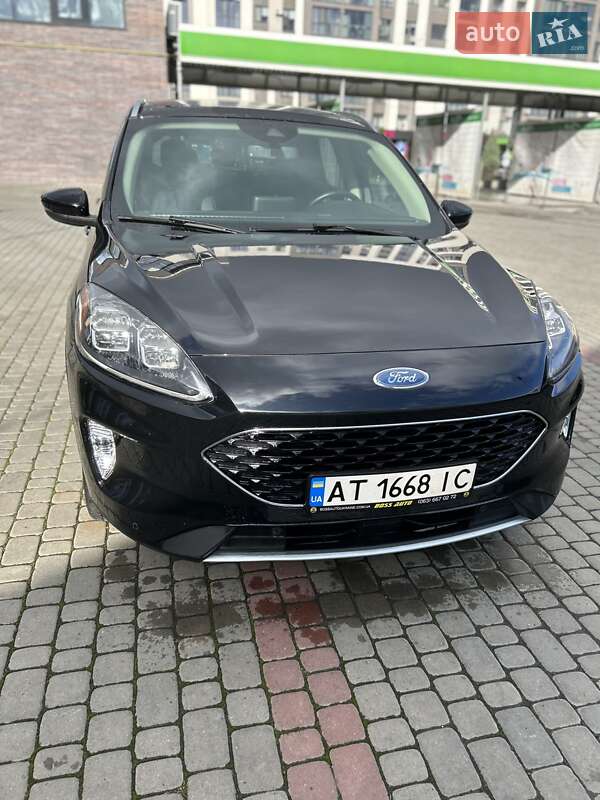 Внедорожник / Кроссовер Ford Escape 2020 в 