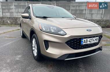 Внедорожник / Кроссовер Ford Escape 2020 в 