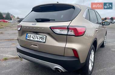 Внедорожник / Кроссовер Ford Escape 2020 в 