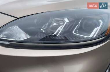 Внедорожник / Кроссовер Ford Escape 2020 в 