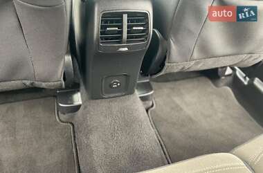 Внедорожник / Кроссовер Ford Escape 2020 в 