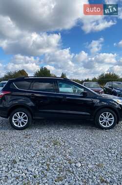 Внедорожник / Кроссовер Ford Escape 2017 в 