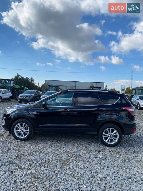 Позашляховик / Кросовер Ford Escape 2017 в Львові