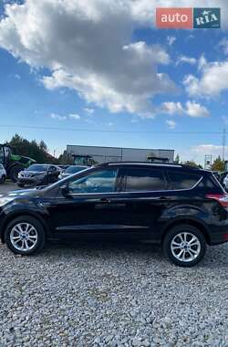 Внедорожник / Кроссовер Ford Escape 2017 в 