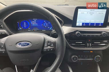 Позашляховик / Кросовер Ford Escape 2020 в 