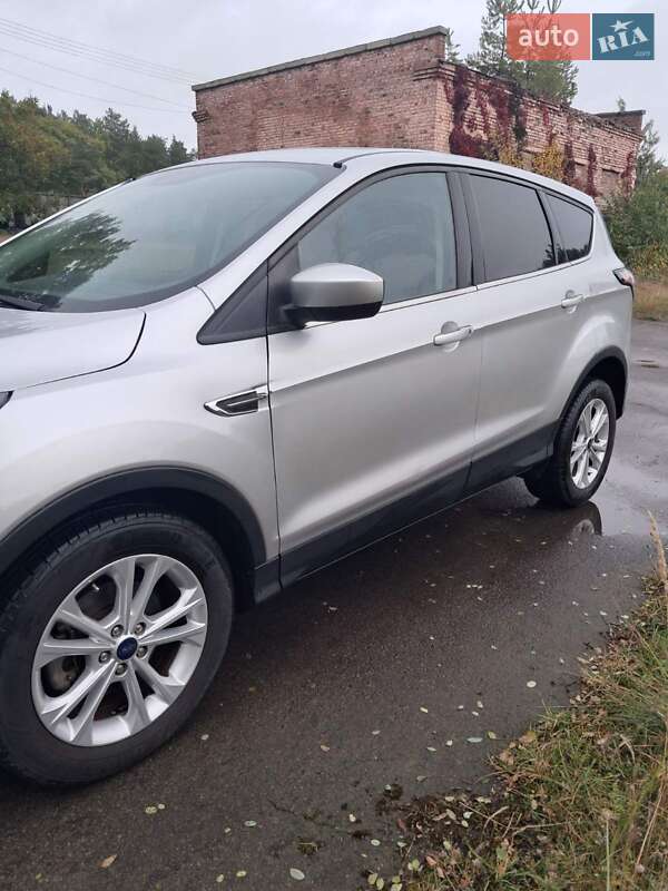 Внедорожник / Кроссовер Ford Escape 2017 в Сосновке