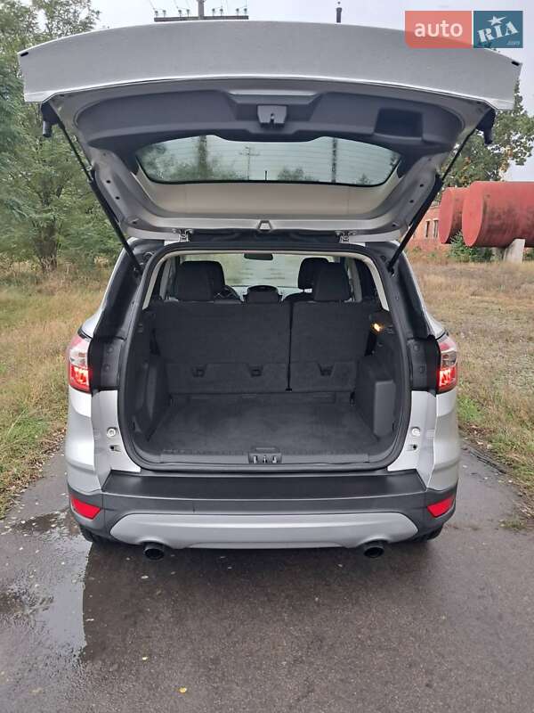 Внедорожник / Кроссовер Ford Escape 2017 в Сосновке