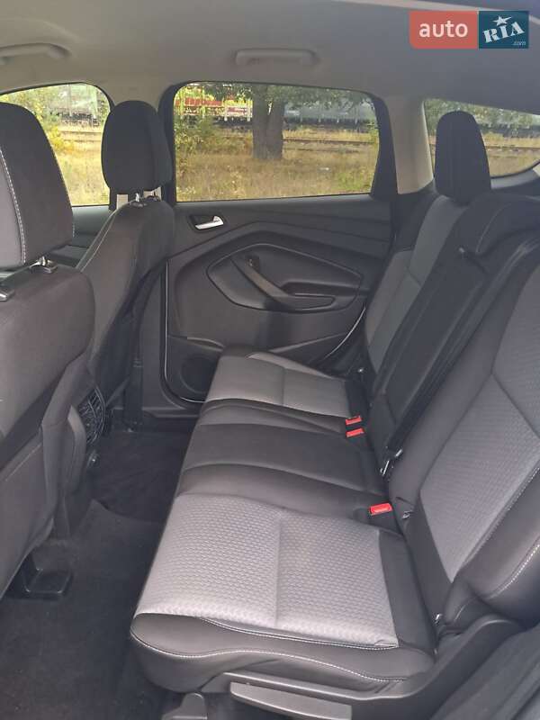 Внедорожник / Кроссовер Ford Escape 2017 в Сосновке