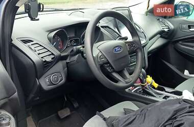 Внедорожник / Кроссовер Ford Escape 2017 в 
