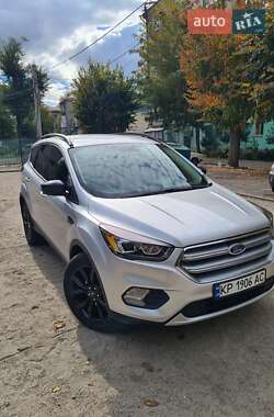 Позашляховик / Кросовер Ford Escape 2018 в Запоріжжі