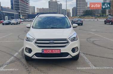Внедорожник / Кроссовер Ford Escape 2017 в 