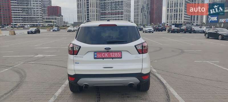 Позашляховик / Кросовер Ford Escape 2017 в Києві