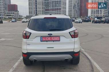 Внедорожник / Кроссовер Ford Escape 2017 в 