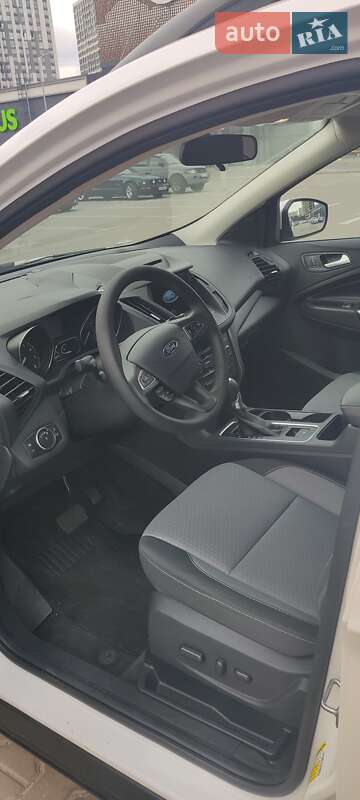 Позашляховик / Кросовер Ford Escape 2017 в Києві