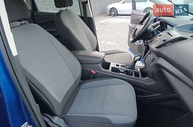 Внедорожник / Кроссовер Ford Escape 2016 в 