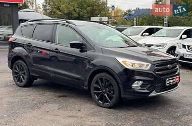 Внедорожник / Кроссовер Ford Escape 2019 в 