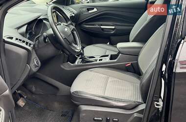 Внедорожник / Кроссовер Ford Escape 2019 в 