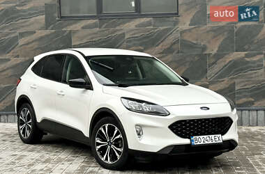 Позашляховик / Кросовер Ford Escape 2022 в 