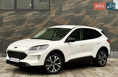 Позашляховик / Кросовер Ford Escape 2022 в 