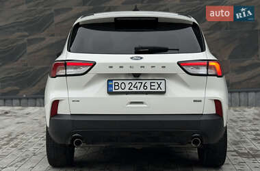 Позашляховик / Кросовер Ford Escape 2022 в 
