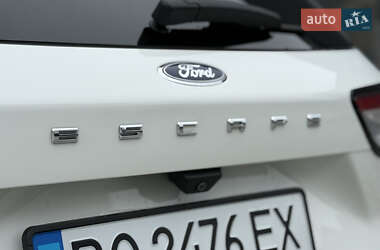 Позашляховик / Кросовер Ford Escape 2022 в 