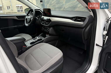 Позашляховик / Кросовер Ford Escape 2022 в 