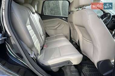 Внедорожник / Кроссовер Ford Escape 2016 в 