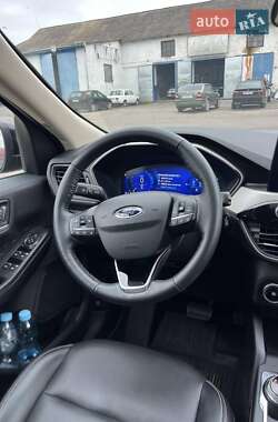 Внедорожник / Кроссовер Ford Escape 2020 в 
