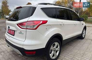 Внедорожник / Кроссовер Ford Escape 2014 в 