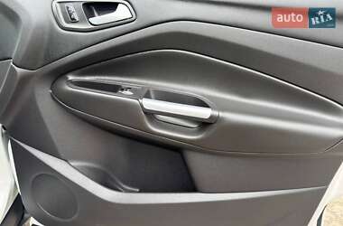 Внедорожник / Кроссовер Ford Escape 2014 в 